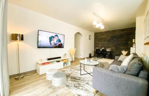Bussy-Saint-Georges Apartment | The Grey House - Parking - Piscine - RER à 6 min