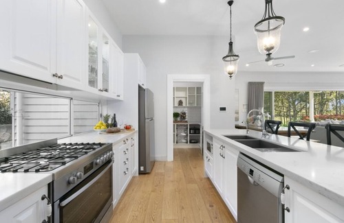 Pokolbin House | The Grey House - Heart of the Hunter