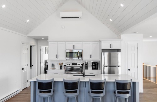 Granville House | The Grey Oak, located in beautiful North Granville!