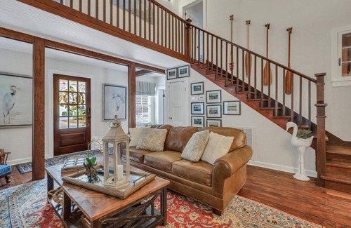 King City House | The Grey Pearl - Swimming Pool Premier Location