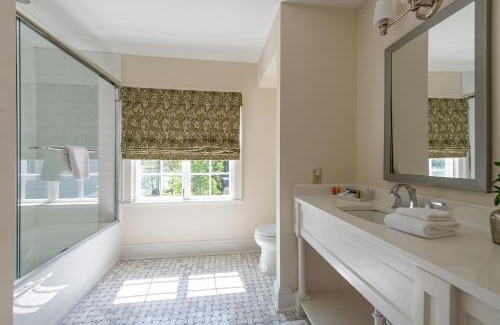 Lake Toxaway Hotel | The Greystone Inn