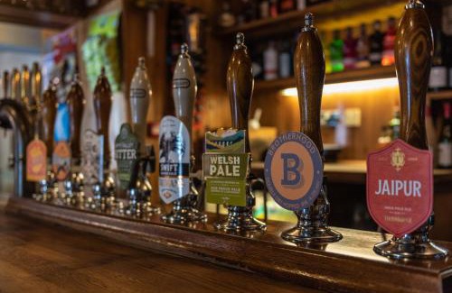 Nantgarw Hotel | The Gwaelod y Garth Inn