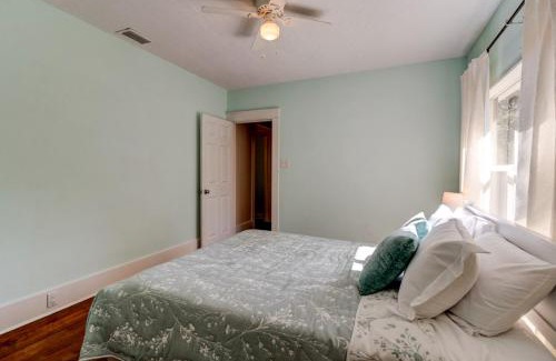 Holly Hill House | The Gypsy Mermaid 3 Bed Ginormous Yard