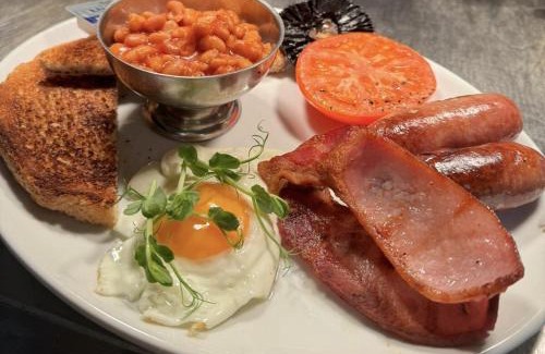 Diss Bed & Breakfast | The Half Moon Inn Rushall IP21 4QD