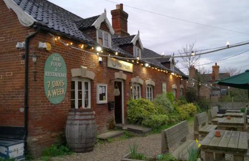 Diss Bed & Breakfast | The Half Moon Inn Rushall IP21 4QD
