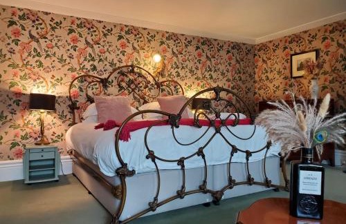 Bradford-on-Avon House | The Hall - Historic Grade I-listed Jacobean Mansion