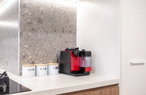 Dickson Apartment | The Hamptons - Luxurious Fully Furnished 2 Bedroom Central Location