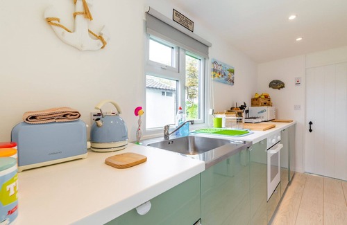 Mundesley Ski Chalet | The Happy Hedgehog (2 bedrooms sleeps up to 3) is just 600 yards from the beach!