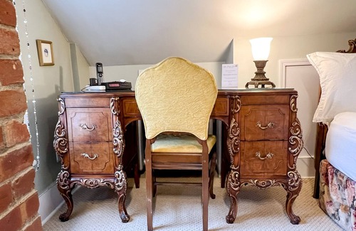 Cold Spring Harbor Bed & Breakfast | The Harbor Rose