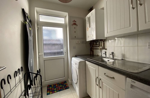 Poole House | The Harbour Lookout - Sleeps 14 in 5 bedrooms