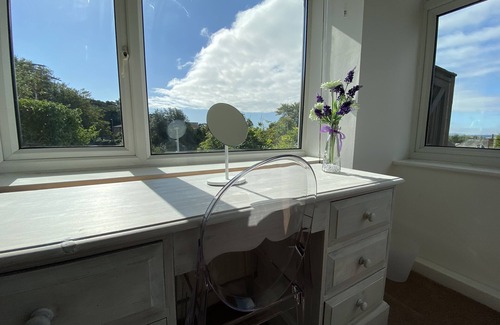 Poole House | The Harbour Lookout - Sleeps 14 in 5 bedrooms