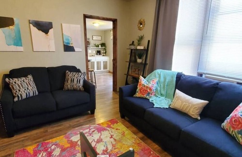 Guthrie House | The Harrison House // Pets Welcome // WIFI