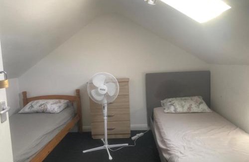 Grays Bed & Breakfast | The Haven Loft-Cozy Room in a house