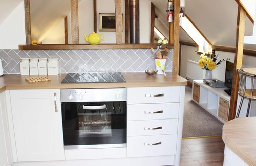 West End Apartment | THE HAYLOFT, pet friendly, character holiday cottage in Necton
