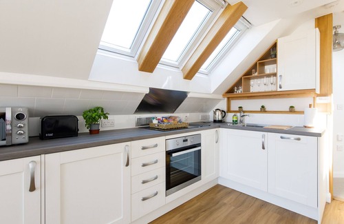 Chichester Cottage | THE HAYLOFT, romantic, character holiday cottage in Chidham