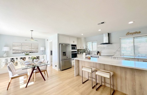 West San Jose Apartment | The heart of silicon valley large suit, 3 minutes to Santana Row