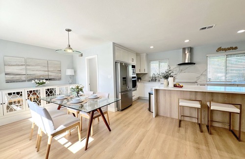 West San Jose Apartment | The heart of silicon valley large suit, 3 minutes to Santana Row