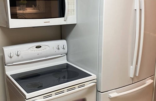 Hemphill House | The Heartland Lodge w/50amp RV site/full hookup