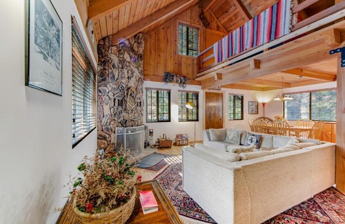 Arrowbear Lake House | The Heid Out