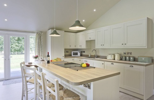 Beccles House | The Hen House - Seven Bedroom House, Sleeps 14