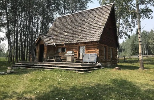 Bridge Lake House | The Heritage Farmhouse