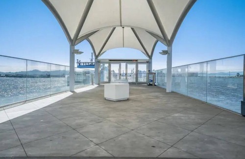 West Alameda House | The Hidden Gem- Pristine Renovated Flat Near Beach