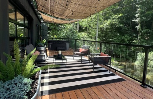 Hurricane Apartment | The Hideaway on Tacketts Shipping Container