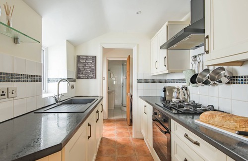 Sandgate House | The Hideout - a holiday let that sleeps 4 guests in 2 bedrooms