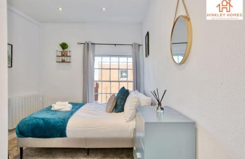Bridgwater Apartment | The Highstreet Retreat - Luxurious, Central & Spacious! By Hinkley Homes Short Lets & Serviced Accommodation