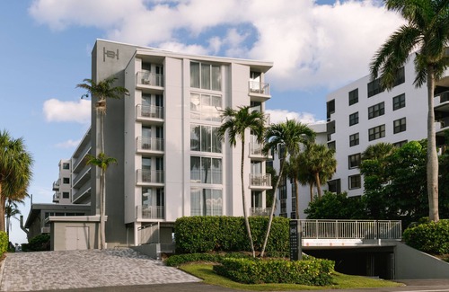 Hillsboro Beach Apartment | The Hillsboro powered by Sonder | Superior King Room