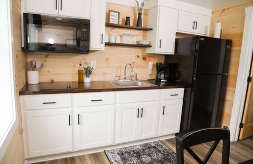 Milroy Cabin | The Hillside Hideaway - Hartman Center