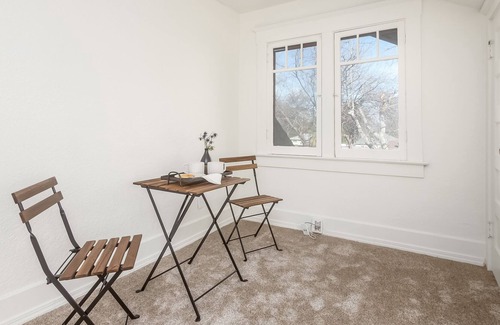 Tower District House | The Hipster Hideaway 4br Bungalow - Tower District