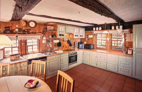 Buhlingen House | The historic Vogtshof - romantic garden, listed building