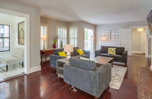 Village of La Jolla House | The Historic Kline House - with private pool and spa. Walk to shops and restaurants.