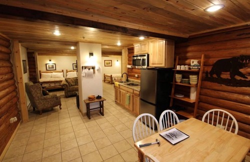 Cody Bed & Breakfast | The Historic Wapiti Lodge