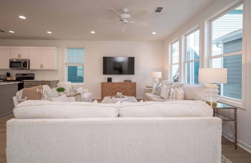 Oxford House | The Hive on Honeysuckle by Apex Short Term Stays