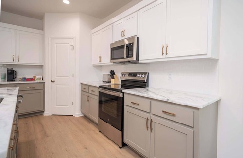 Oxford House | The Hive on Honeysuckle by Apex Short Term Stays