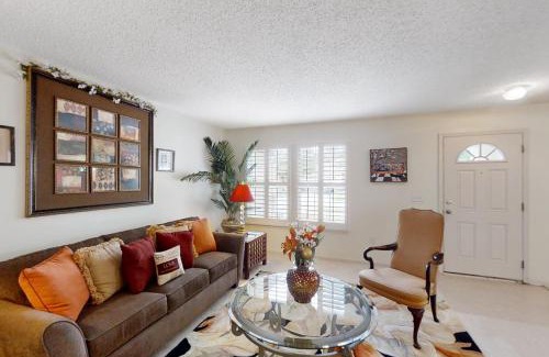 Westside House | The Home on Tyson Lake Drive