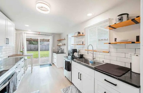 Lacey House | The Homey House close to Everything!