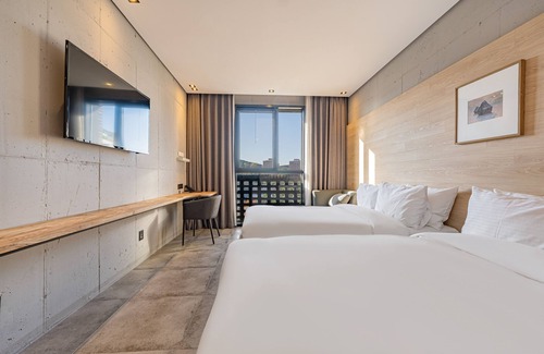 Gyo-dong Hotel | The HongC Hotel Gangneung