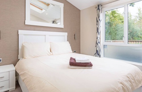 Dawlish Cabin | The Hornbeam may be our standard two bedroom lodge, but they each come with their own individual loo