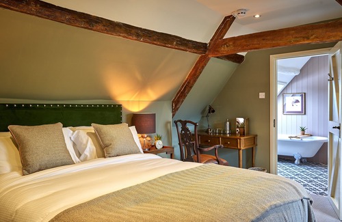 Malmesbury Hotel | The Horse & Groom Inn