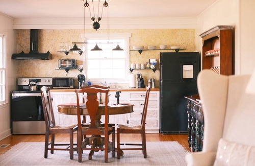 Hendersonville House | The Horse Shoe Farm