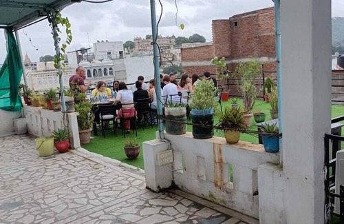 Udaipur Hotel | The Hostel Crown