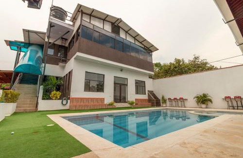 Melgar House | THE HOUSE of FLOWERS