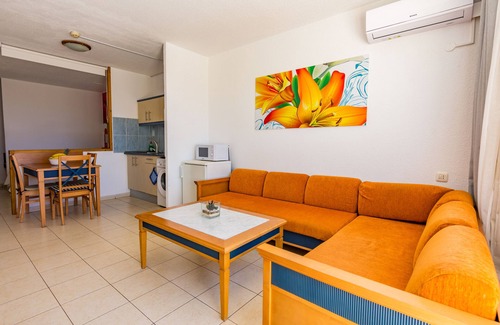 Morro Jable Apartment | The House of Nonni Ventura - ocean view, 250 m from ocean, pool, Wi-Fi, aircon