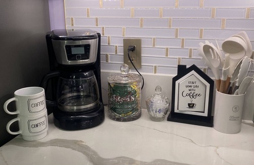 Bassett House | The House on Flagstaff ST