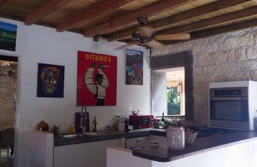 Le Moule House | THE HOUSE THARA. LIVE AUTHENTICITY