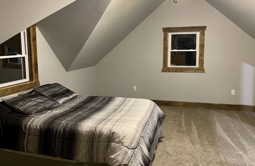 Grand View House | The house with the blue door