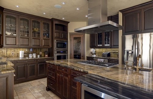 Central Okanagan Villa | The Hunter's House !